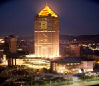 �峤����̾�����Ź(New Century Grand Hotel)